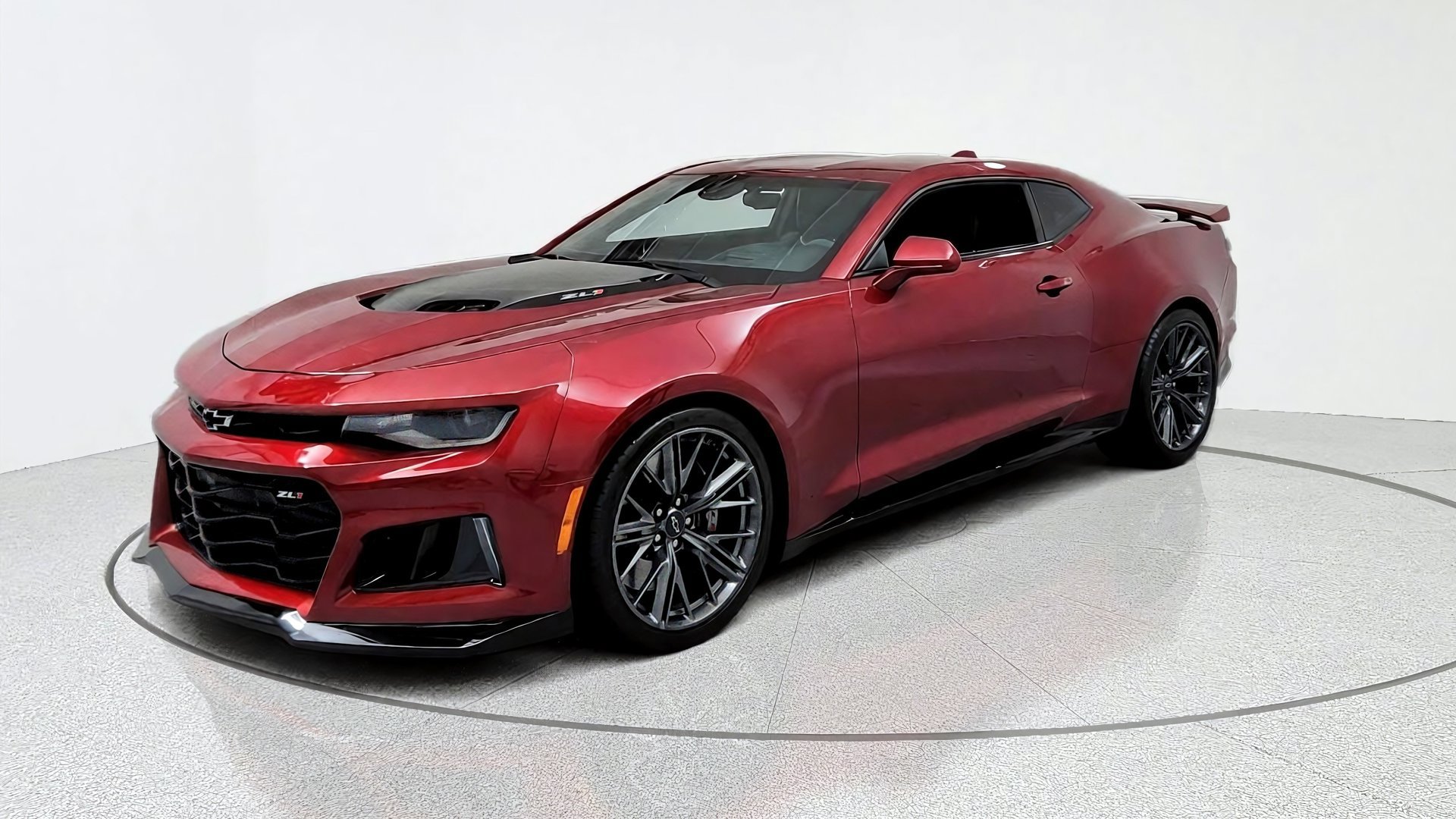 Used 2021 Chevrolet Camaro ZL1 RWD image 1