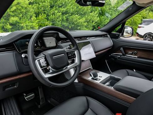 New 2026 Land Rover Range Rover Long Wheelbase SE AWD/4WD image 3