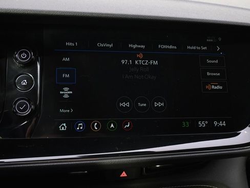 Used 2023 Buick Envision Avenir image 30