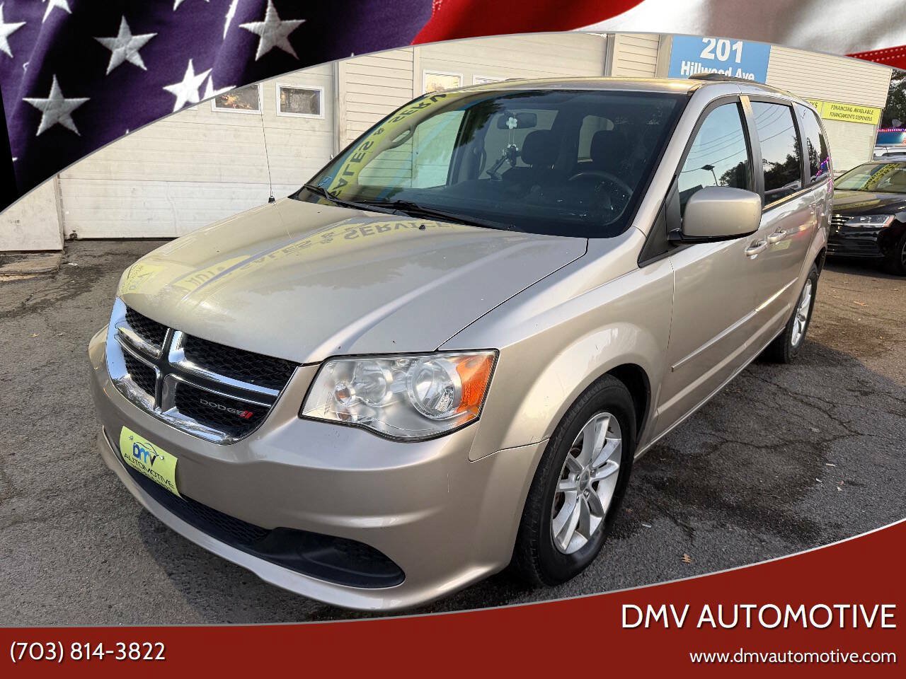 Used 2013 Dodge Grand Caravan SXT w/ Entertainment Group 1 FWD image 1