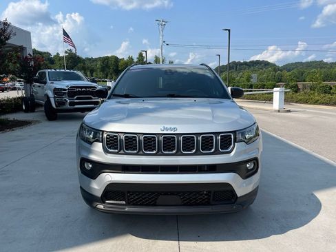 Used 2024 Jeep Compass Latitude w/ Sun and Sound Group AWD/4WD image 33