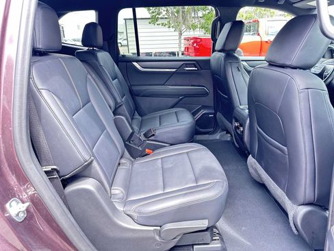 Certified 2024 GMC Acadia Elevation AWD/4WD image 18