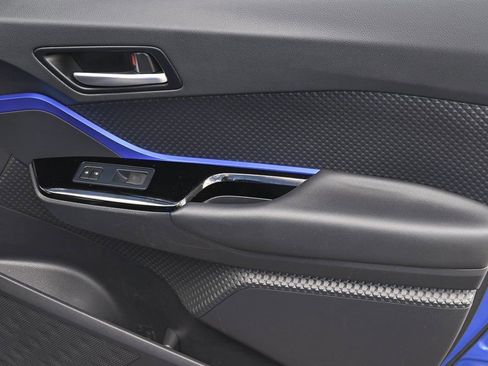 Used 2021 Toyota C-HR XLE image 19