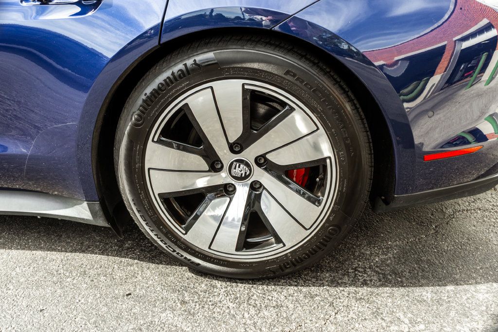Used 2020 Porsche Taycan 4S AWD/4WD image 30
