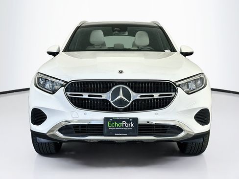 Used 2025 Mercedes-Benz GLC 300 4MATIC image 2