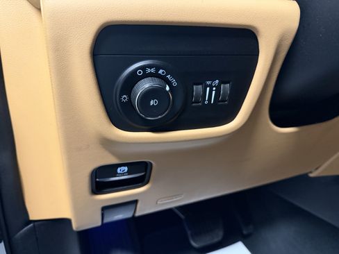 Used 2022 Jeep Grand Cherokee L Summit image 23