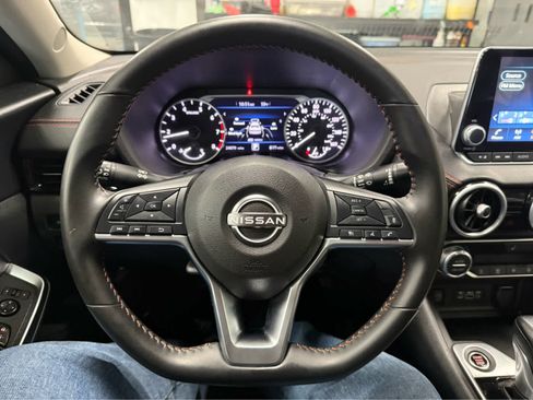 Used 2025 Nissan Sentra SR image 11