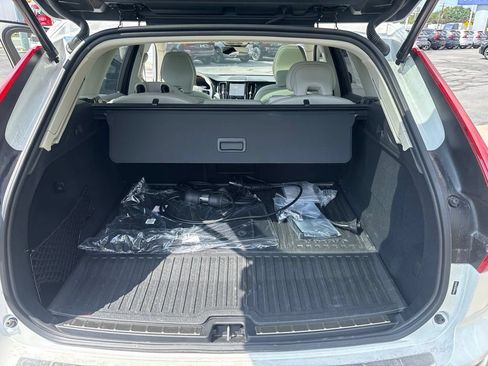 Certified 2025 Volvo XC60 T8 Plus w/ Protection Package Premier AWD/4WD image 35