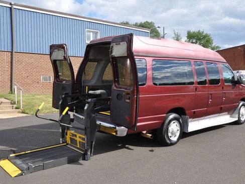 Used 2010 Ford E-350 and Econoline 350 XL RWD image 1