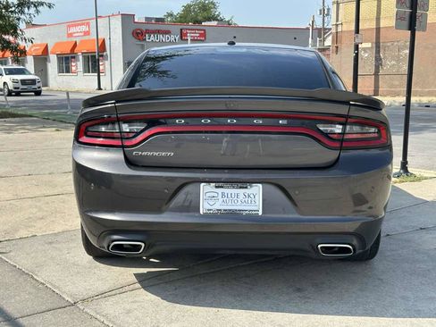 Used 2019 Dodge Charger SXT w/ Leather Interior Group RWD image 6