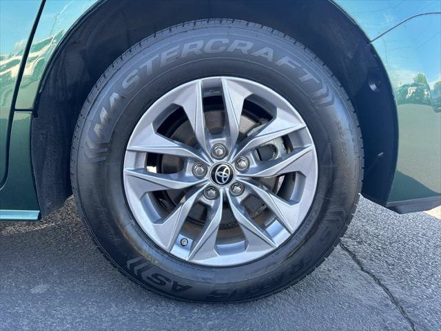 Certified 2021 Toyota Sienna XLE FWD image 12