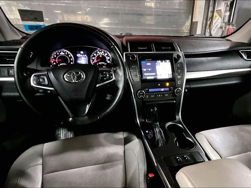 Used 2015 Toyota Camry XSE image 14