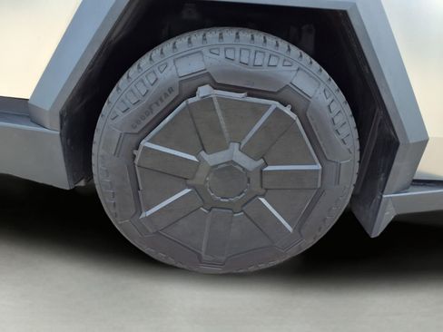 Used 2024 Tesla Cybertruck Cyberbeast image 9