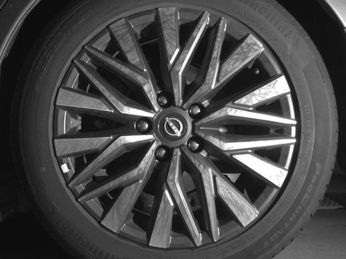 Used 2025 Nissan Altima 2.5 SV image 14