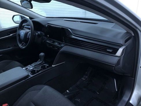 Used 2025 Toyota Camry LE image 24