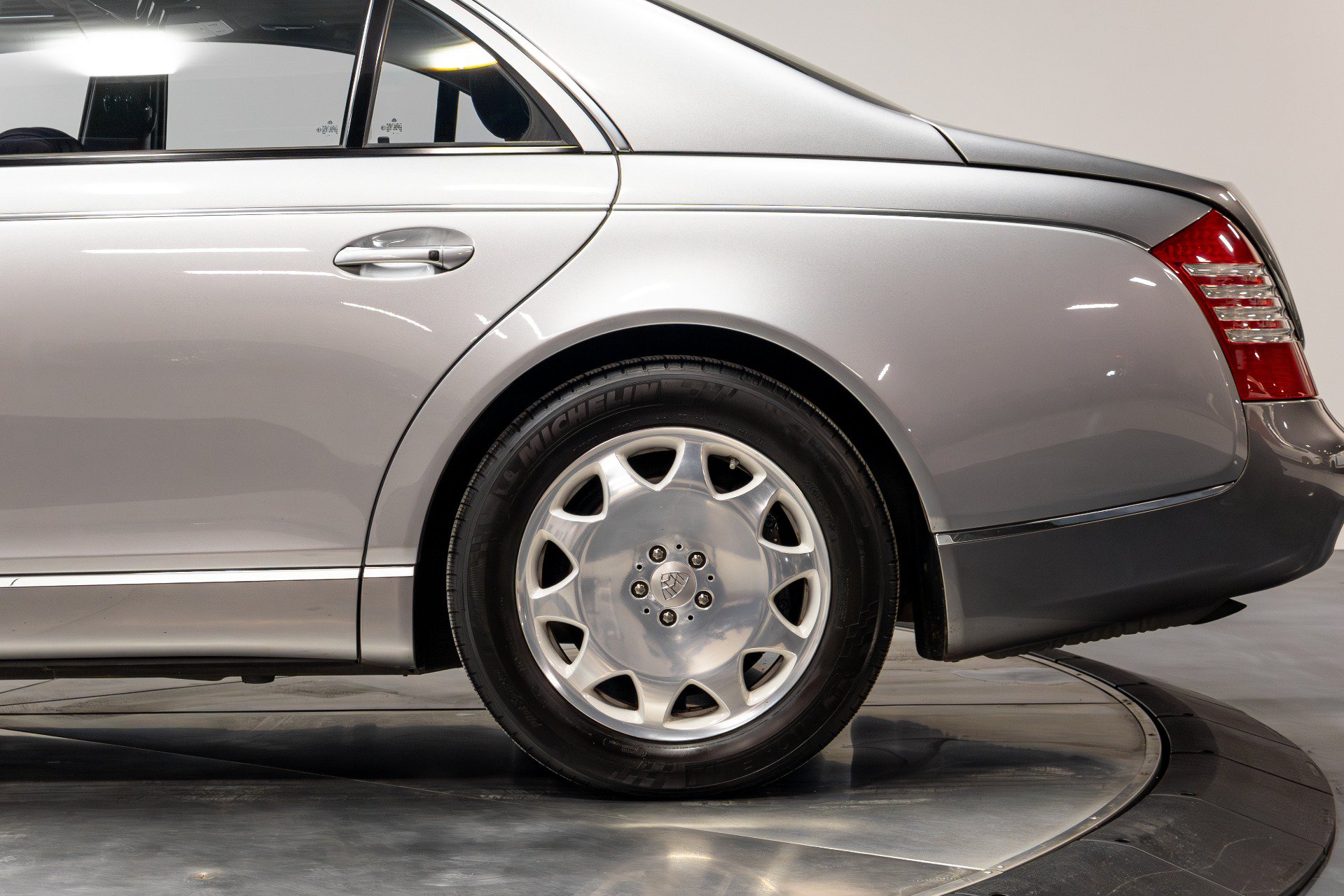 Used 2004 Maybach 57 RWD image 52