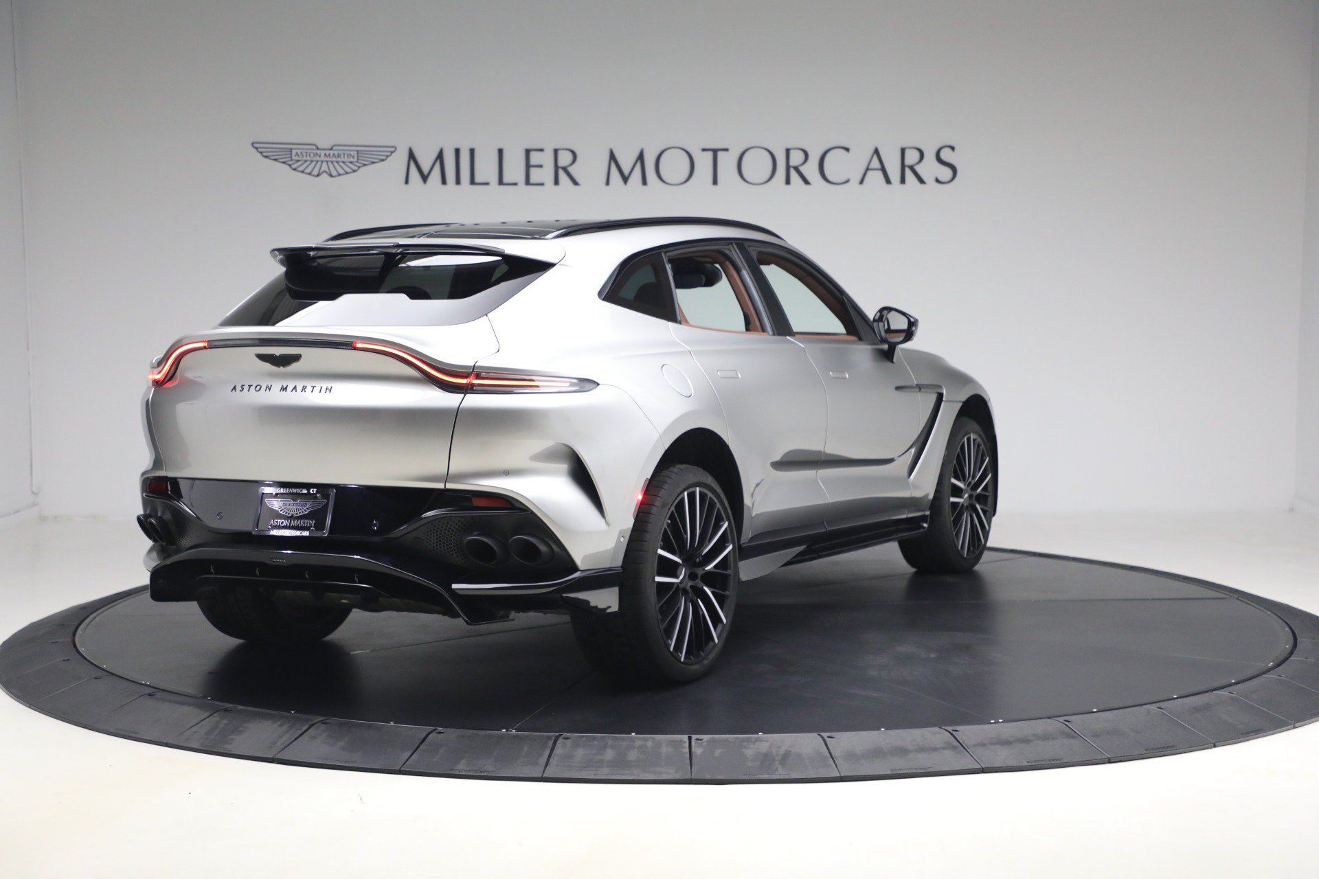 Used 2023 Aston Martin DBX 707 AWD/4WD image 7