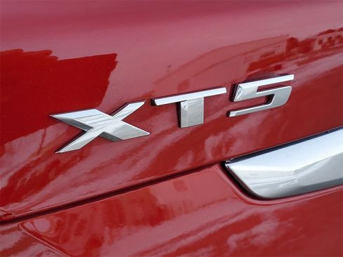 Used 2023 Cadillac XT5 Premium Luxury w/ LPO, Floor Liner Package image 32