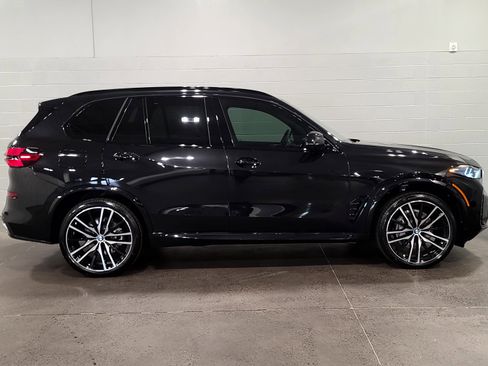 Used 2026 BMW X5 xDrive40i w/ M Sport Package AWD/4WD image 9