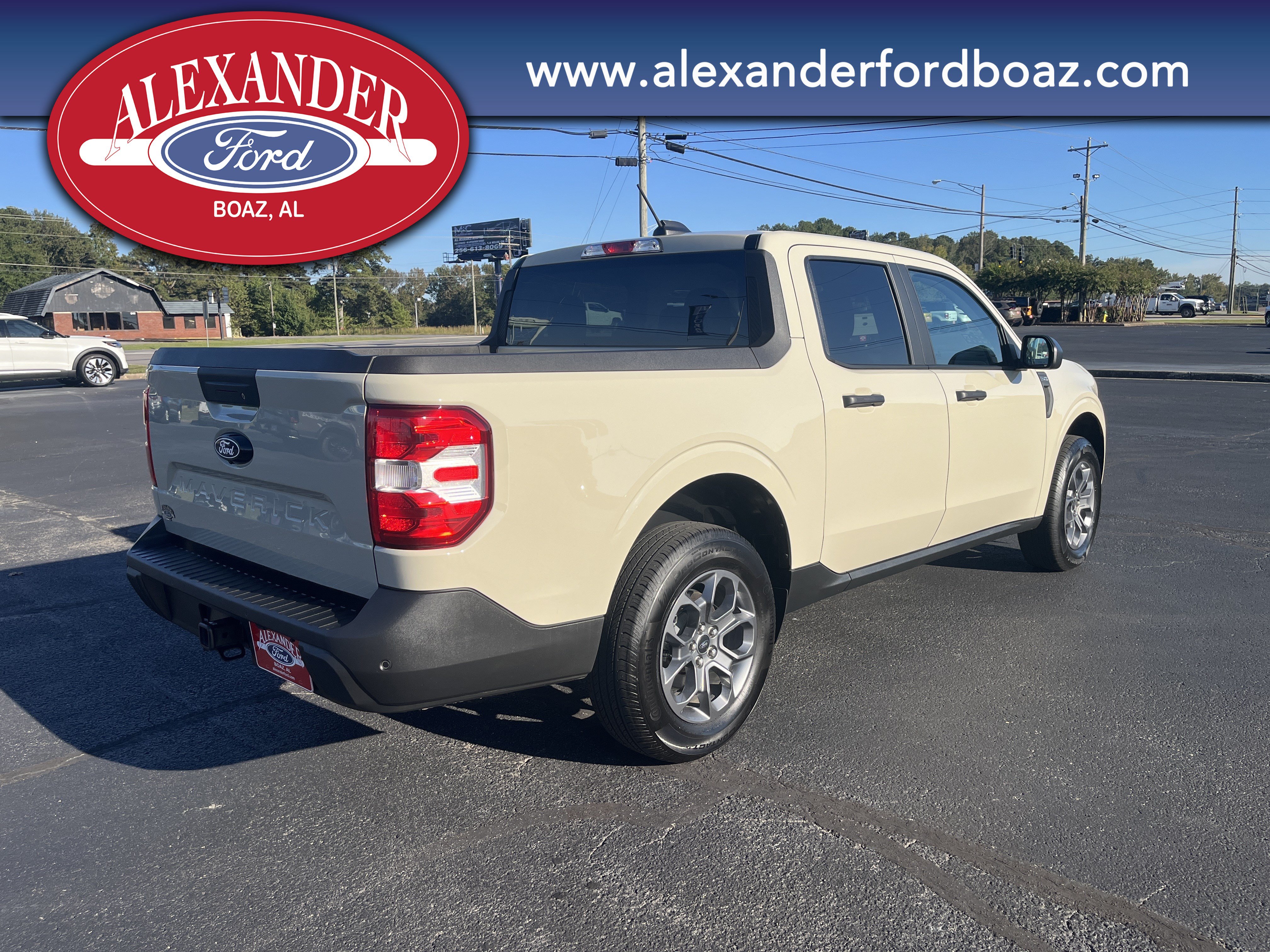 Used 2025 Ford Maverick XLT FWD image 4