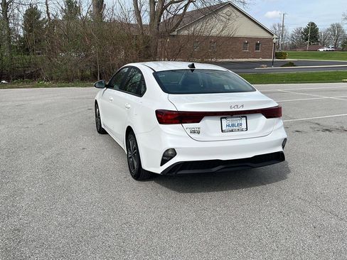 Used 2023 Kia Forte LXS image 3