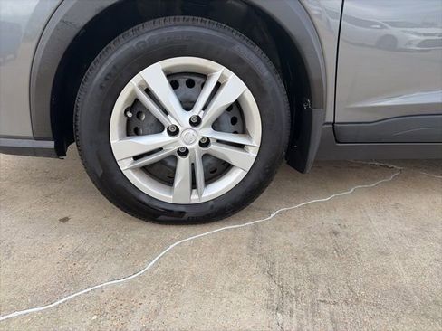 Certified 2025 Nissan Kicks Play S image 8