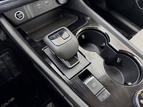 Used 2021 Nissan Rogue SV image 16