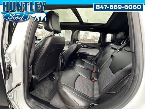 Used 2025 Jeep Compass Latitude w/ Sun & Sound Group image 16