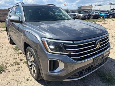 Used 2024 Volkswagen Atlas SE AWD/4WD image 7