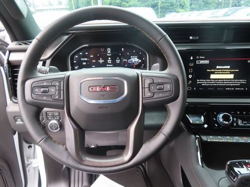 Certified 2025 GMC Sierra 1500 AT4 w/ AT4 Premium Package AWD/4WD image 19