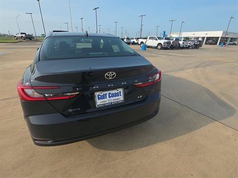 Used 2025 Toyota Camry LE FWD image 10