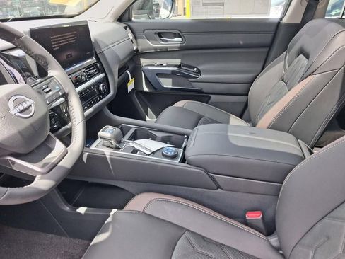 New 2026 Nissan Pathfinder Platinum AWD/4WD image 4