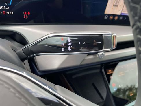 New 2026 Cadillac Vistiq Premium Luxury image 27