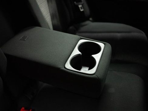 Used 2022 Nissan Rogue SV FWD image 17