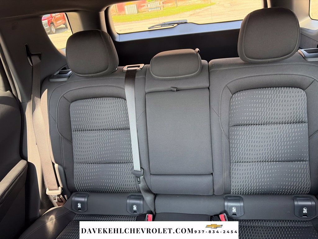 Used 2025 Chevrolet Equinox LT AWD/4WD image 18