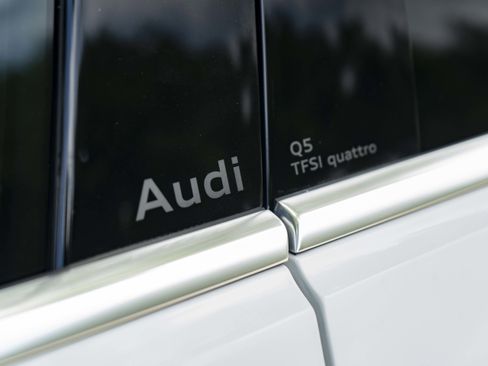 Used 2025 Audi Q5 Premium AWD/4WD image 15