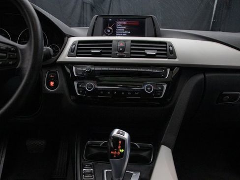 Used 2017 BMW 320i xDrive Sedan image 23