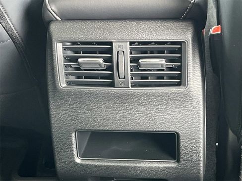 New 2026 Mitsubishi Outlander SE image 17