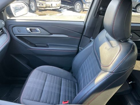 Used 2025 Ford Explorer ST-Line AWD/4WD image 23