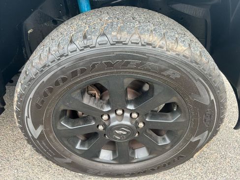 Used 2021 RAM 2500 Big Horn w/ Level 2 Equipment Group AWD/4WD image 9