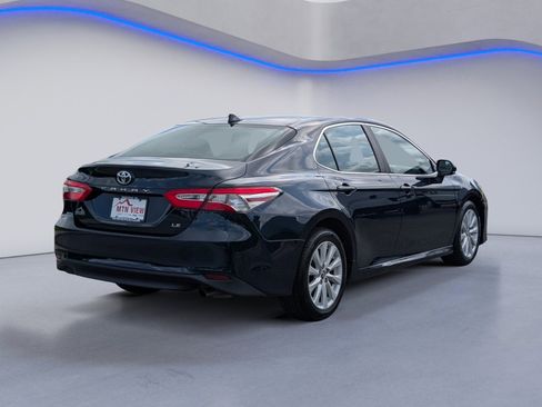 Used 2019 Toyota Camry LE FWD image 9