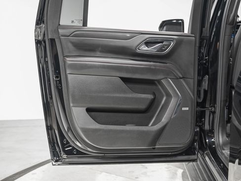 Used 2022 Chevrolet Suburban RST AWD/4WD image 26