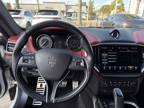 Used 2022 Maserati Ghibli Modena image 22