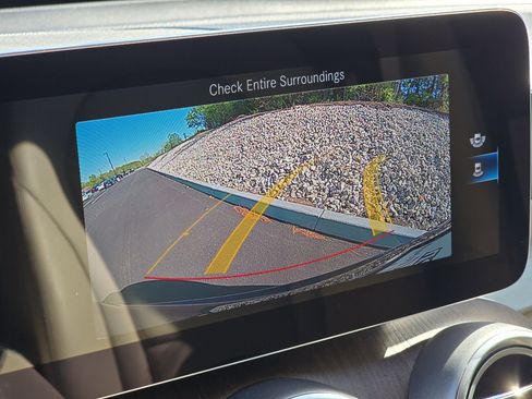 Used 2020 Mercedes-Benz GLC 300 4MATIC image 5