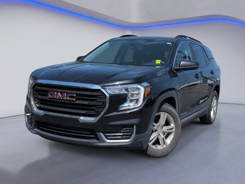Used 2022 GMC Terrain SLE w/ Driver Convenience Package FWD image 2