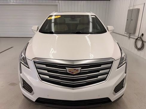 Used 2017 Cadillac XT5 Luxury w/ Driver Awareness Package AWD/4WD image 2