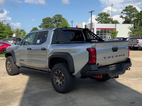 New 2025 Toyota Tacoma Trailhunter image 4