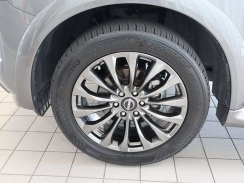 Used 2023 Nissan Armada Platinum w/ Captain's Chairs Package RWD image 10