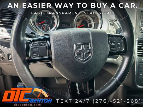 Used 2020 Dodge Grand Caravan SXT w/ Driver Convenience Group FWD image 7