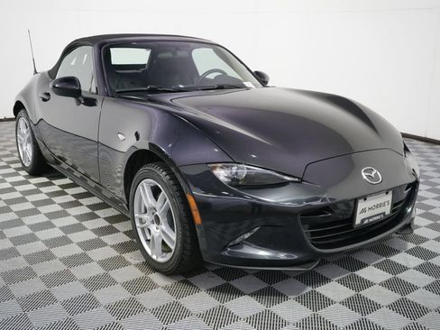 Used 2017 MAZDA MX-5 Miata Sport RWD image 9
